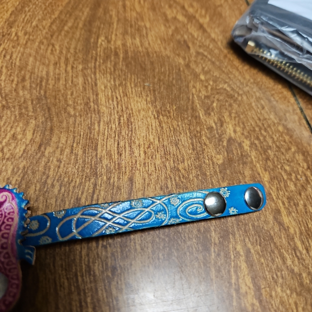 Genuine Leather Sea Horse Leather Bracelet - Picture 6 of 6